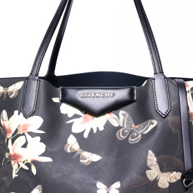 GIVENCHY 